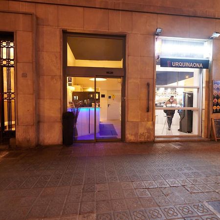 Hostal Mayerling Centro Barselona Dış mekan fotoğraf