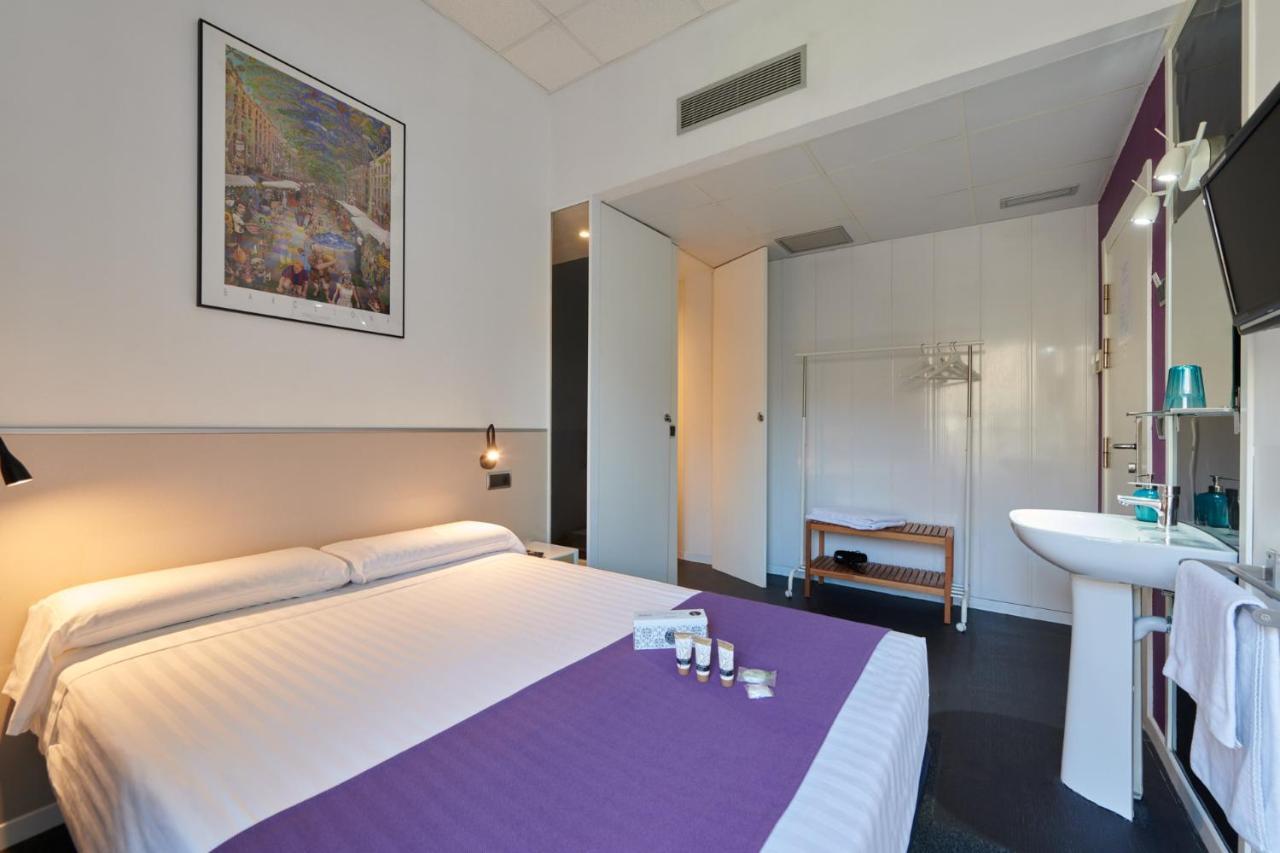 Hostal Mayerling Centro Barselona Dış mekan fotoğraf