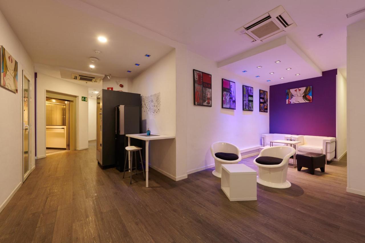 Hostal Mayerling Centro Barselona Dış mekan fotoğraf