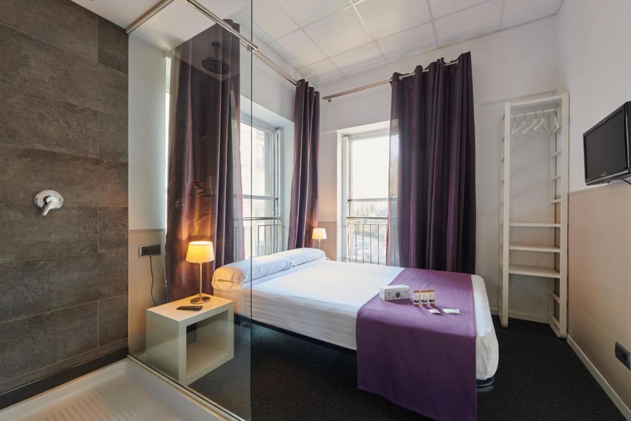 Hostal Mayerling Centro Barselona Dış mekan fotoğraf