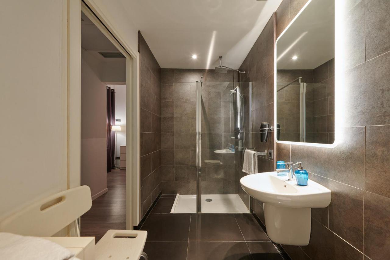 Hostal Mayerling Centro Barselona Dış mekan fotoğraf