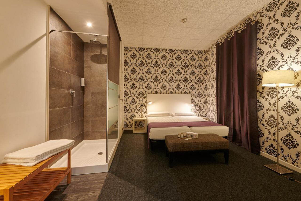Hostal Mayerling Centro Barselona Dış mekan fotoğraf